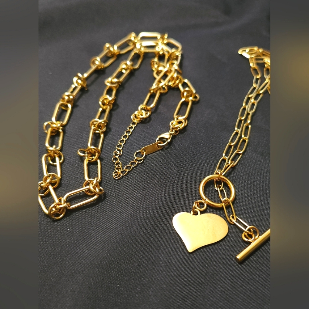 Set of 2 Stainless Goldtone Necklaces. Paperclip style. Preloved.